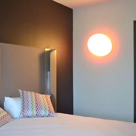 ホテル Campanile Jean De Luz 3*