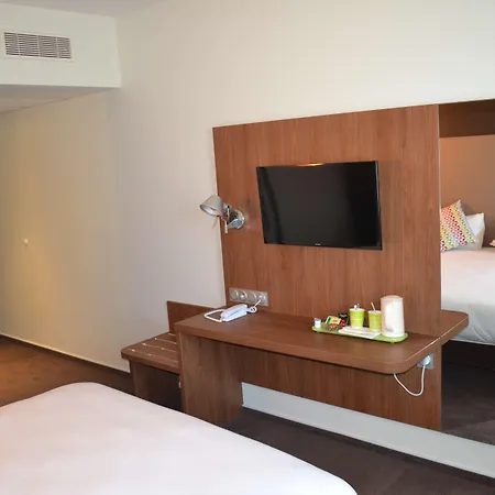 Hotel Campanile Jean De Luz 3*