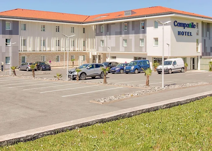 Hotel Campanile Jean De Luz